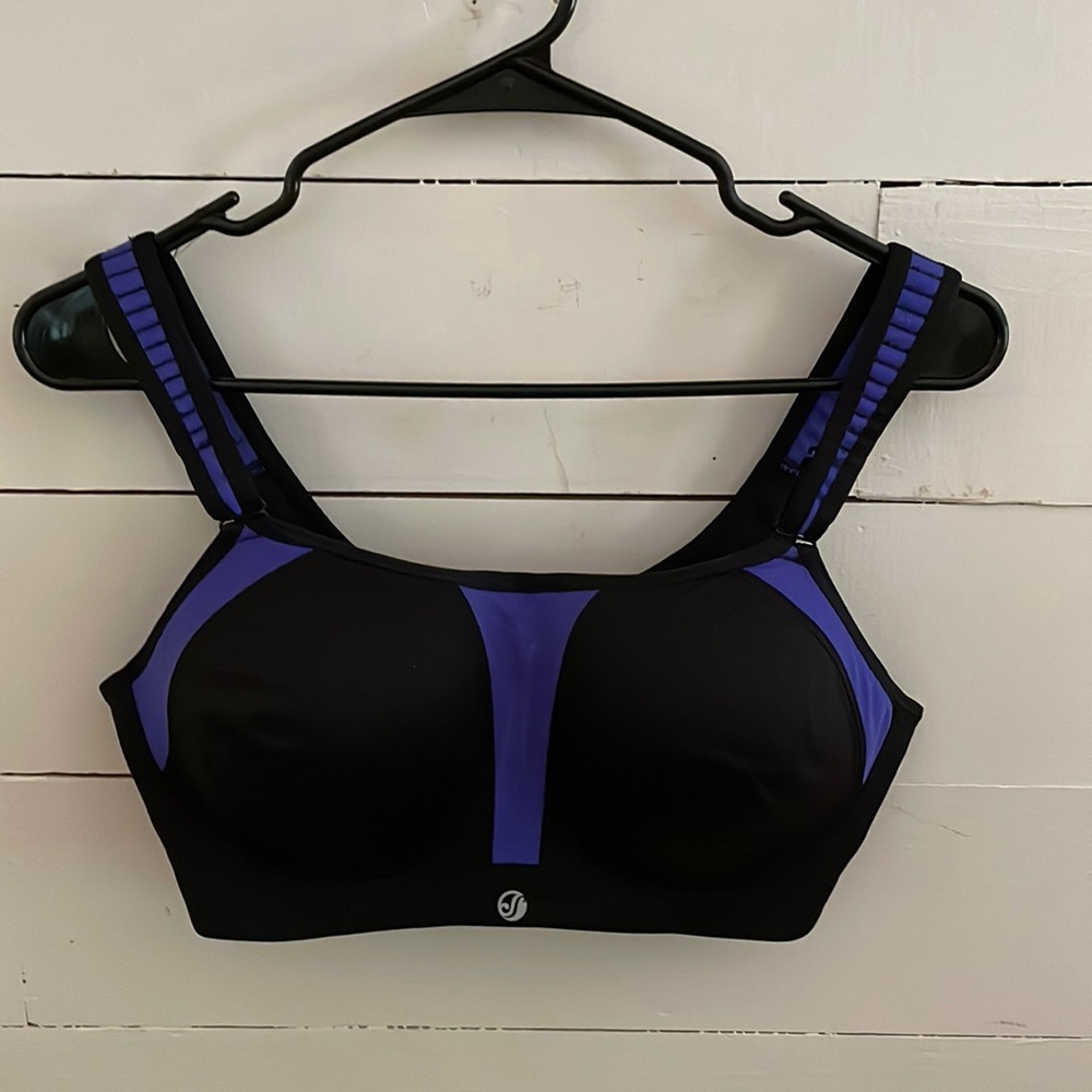 Soma Sport Max Support Contour Underwire Sports Bra in Black & Purple, 36D